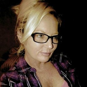 Meet your Posher, Roxanne